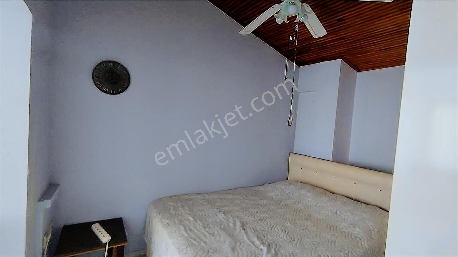Çeşme Burcu Sitesinde Full Tadilatlı Büyük Bahçeli 3+1 Villa!!! — fotoğraf 25