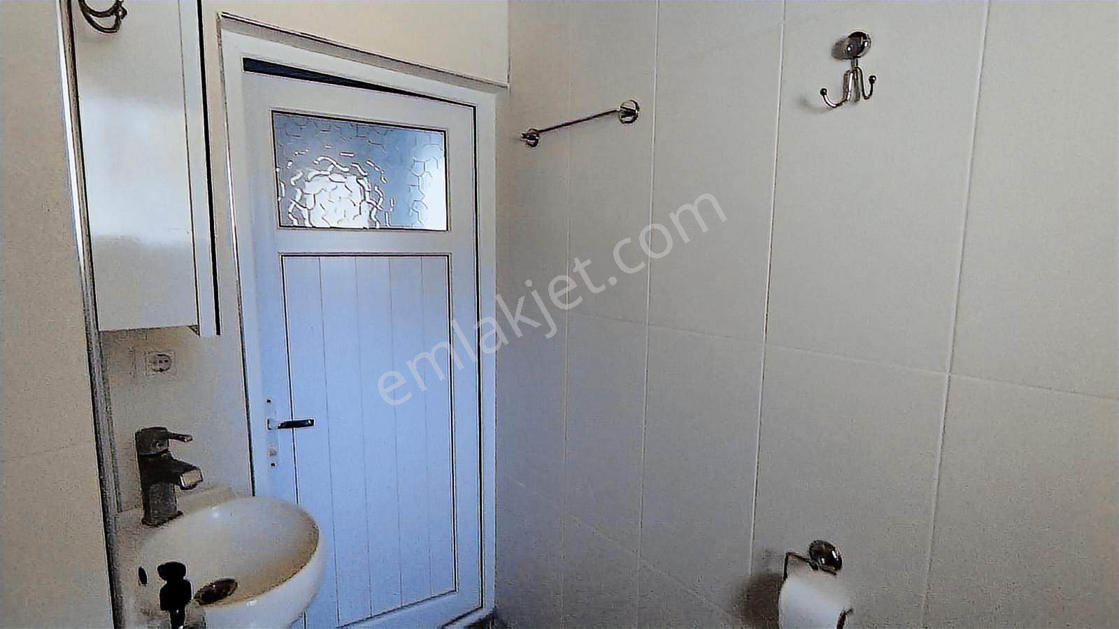 Çeşme Burcu Sitesinde Full Tadilatlı Büyük Bahçeli 3+1 Villa!!! — fotoğraf 28