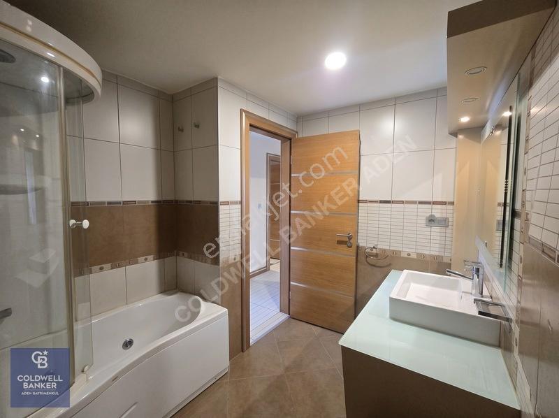 Çukurambar Mahallesinde Cadde Üstünde 3+1 Ada Mutfaklı 189m2 Net — fotoğraf 15