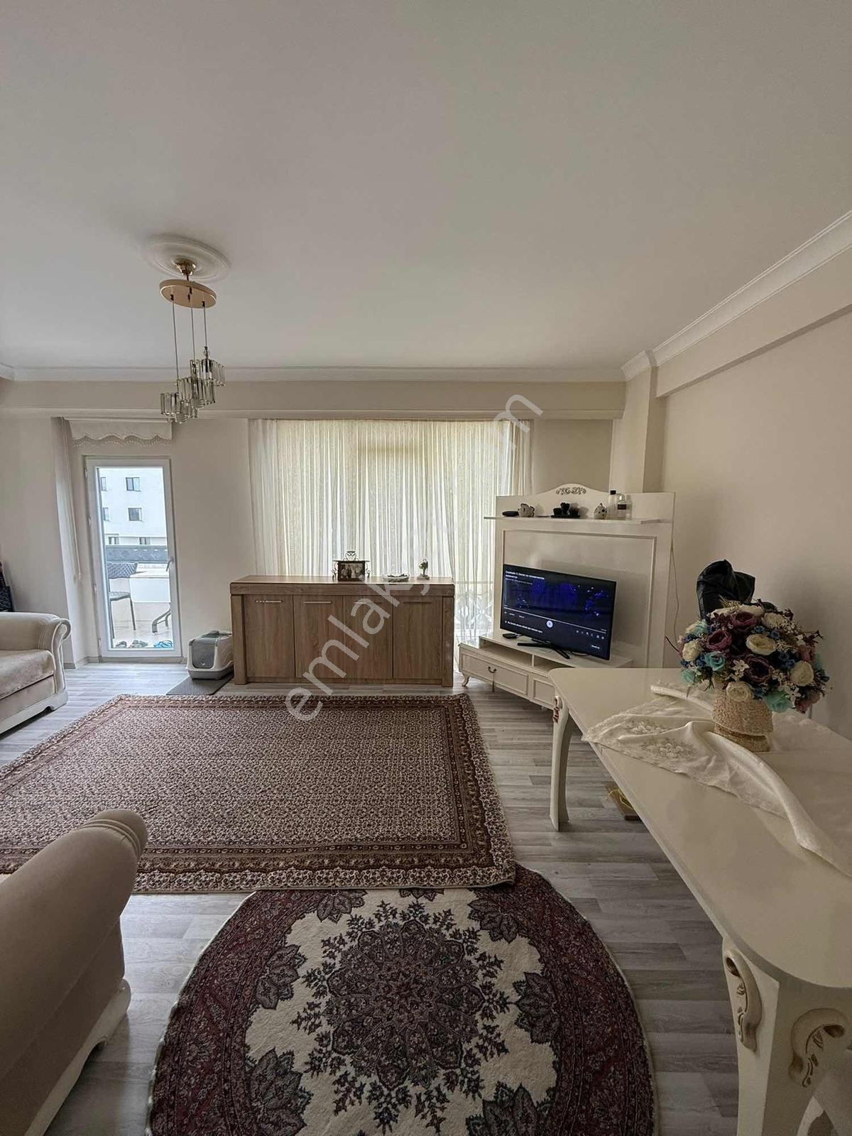 Sancaktepede Samandıra Da Satılık 2+1 Arakat Daire — fotoğraf 4