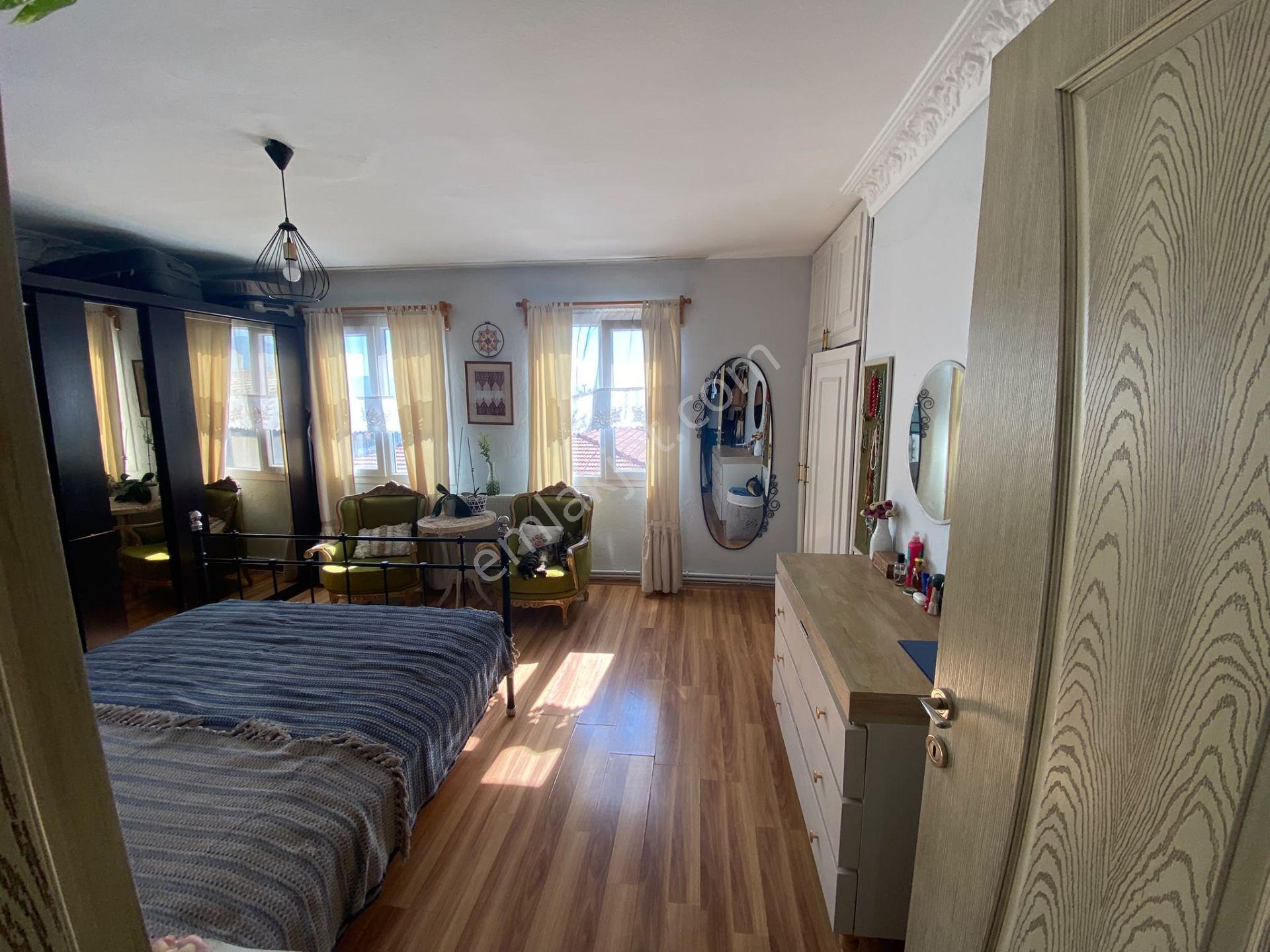 Acill Buca İşçievleri Barış Mah.de 3+1 130m2 Dgazlı Üç Cepheli Havadar Ferah Satılık Daire — fotoğraf 6