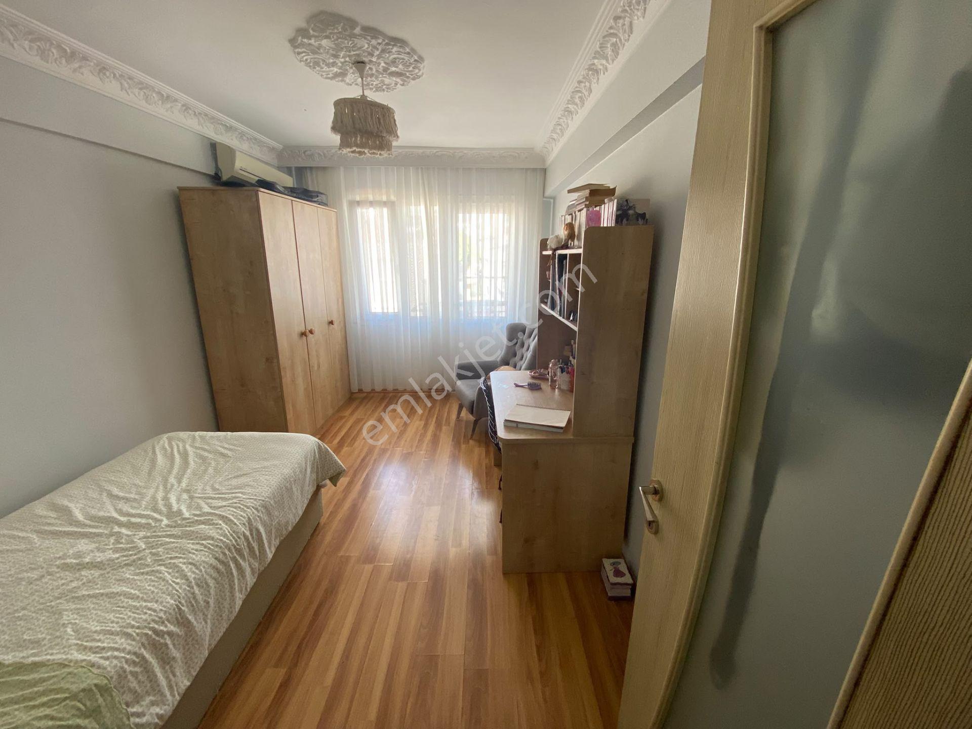 Acill Buca İşçievleri Barış Mah.de 3+1 130m2 Dgazlı Üç Cepheli Havadar Ferah Satılık Daire — fotoğraf 9