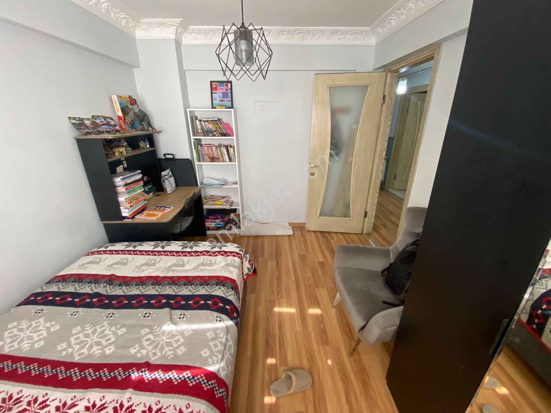 Acill Buca İşçievleri Barış Mah.de 3+1 130m2 Dgazlı Üç Cepheli Havadar Ferah Satılık Daire — fotoğraf 12