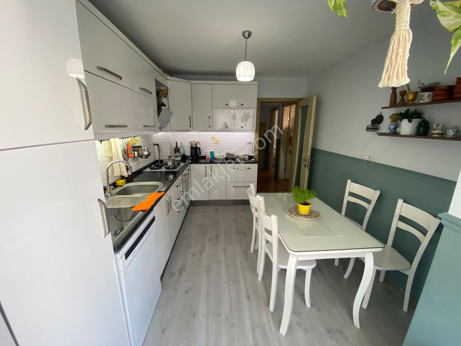 Acill Buca İşçievleri Barış Mah.de 3+1 130m2 Dgazlı Üç Cepheli Havadar Ferah Satılık Daire — fotoğraf 16