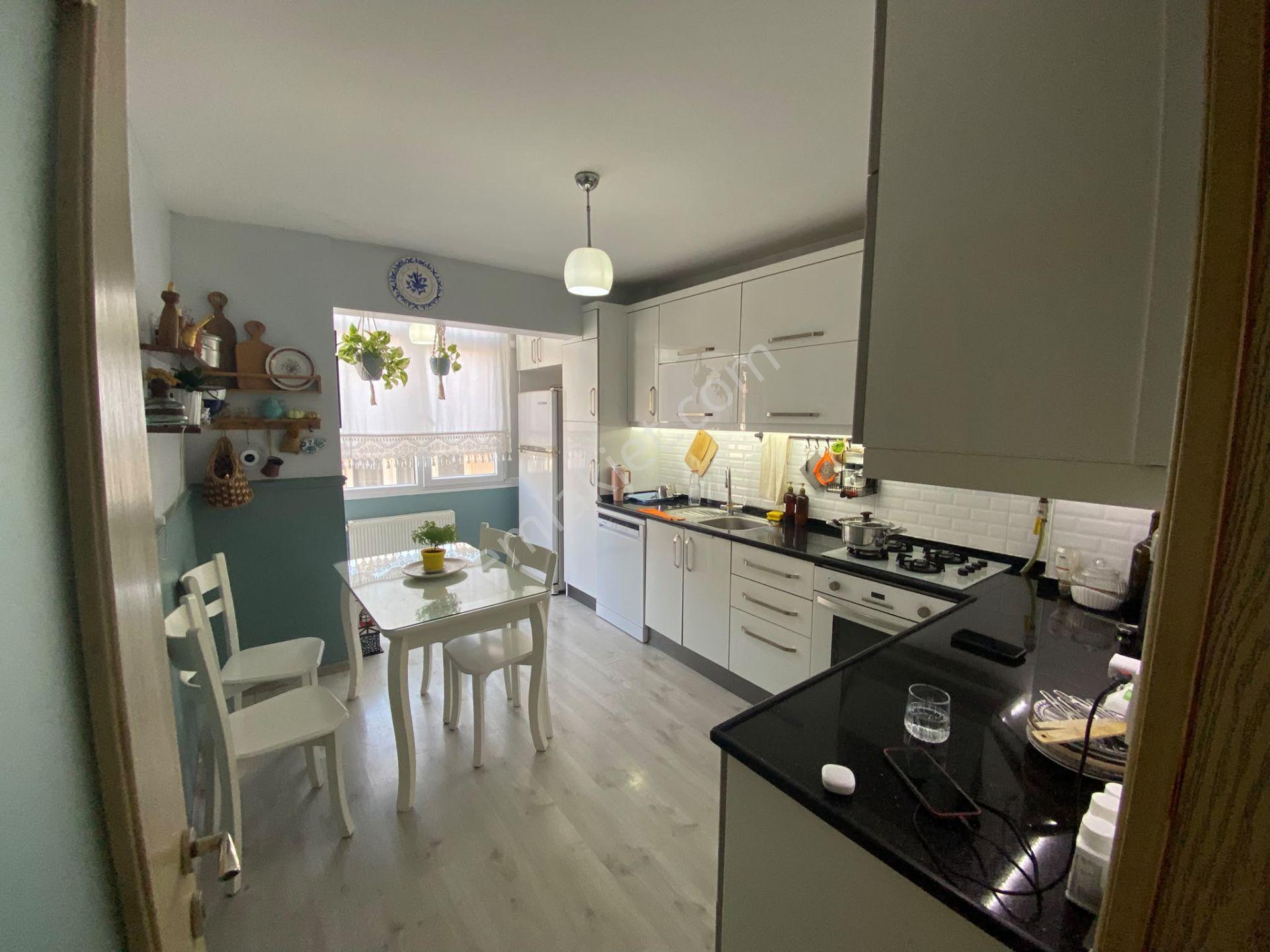 Acill Buca İşçievleri Barış Mah.de 3+1 130m2 Dgazlı Üç Cepheli Havadar Ferah Satılık Daire — fotoğraf 17