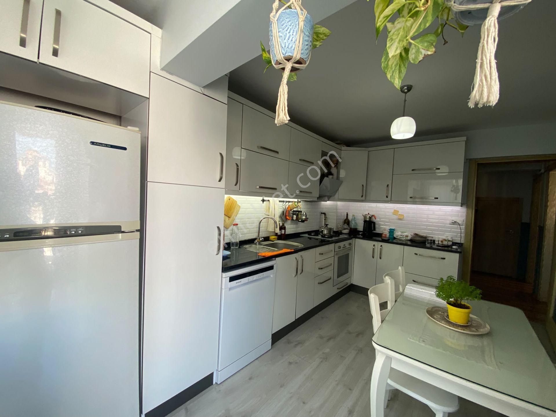 Acill Buca İşçievleri Barış Mah.de 3+1 130m2 Dgazlı Üç Cepheli Havadar Ferah Satılık Daire — fotoğraf 18
