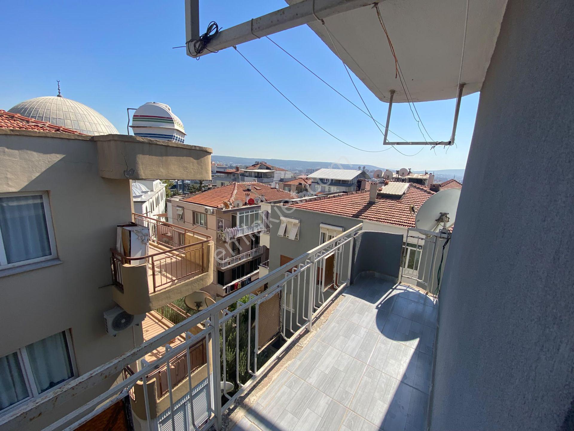 Acill Buca İşçievleri Barış Mah.de 3+1 130m2 Dgazlı Üç Cepheli Havadar Ferah Satılık Daire — fotoğraf 32
