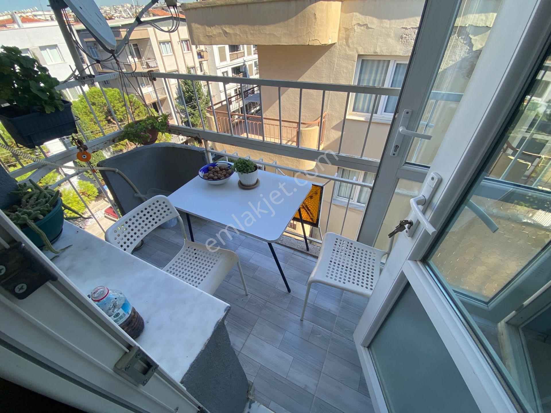 Acill Buca İşçievleri Barış Mah.de 3+1 130m2 Dgazlı Üç Cepheli Havadar Ferah Satılık Daire — fotoğraf 33