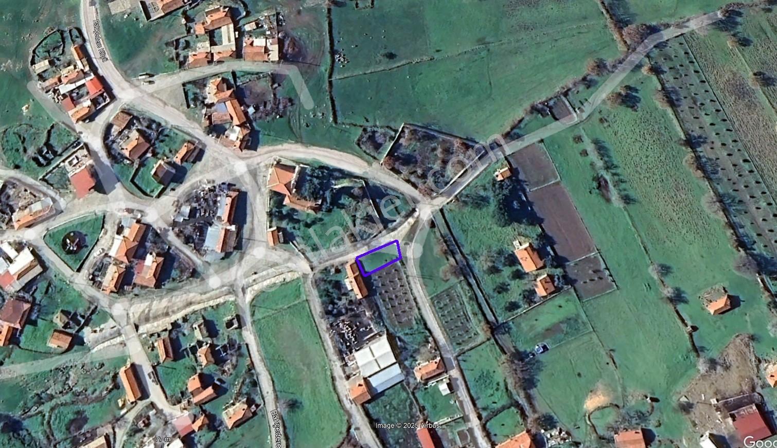 Bahçedere Köyünde Ruhsatı Alınmış İmarlı Arsa — fotoğraf 2