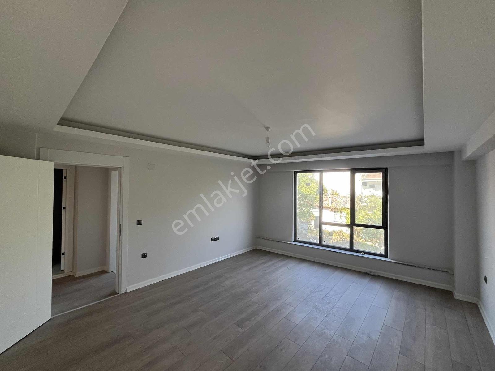Özlüce'de Oturuma Hazır Satılık 2+1 Daire — fotoğraf 9