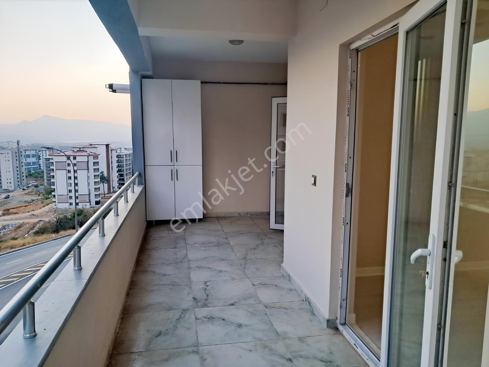 Doğruev'den Satılık Cadde Üzeri Yeni Yapı 3+1 Daire — fotoğraf 2