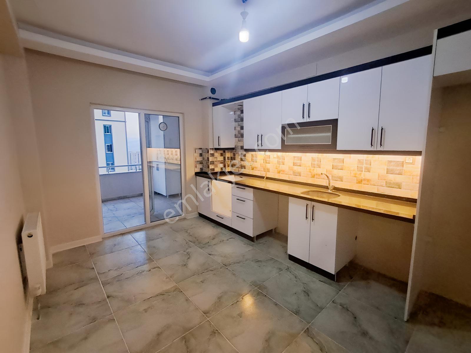 Doğruev'den Satılık Cadde Üzeri Yeni Yapı 3+1 Daire — fotoğraf 3