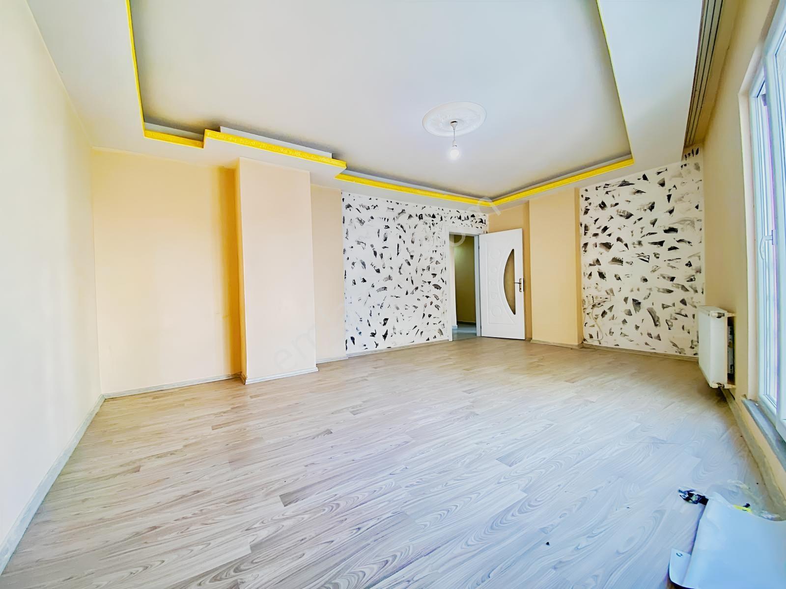 Az-Er Yapı'Dan Ara Kat 90M2 İskanlı Kombili Satılık 2+1 Daire!!!