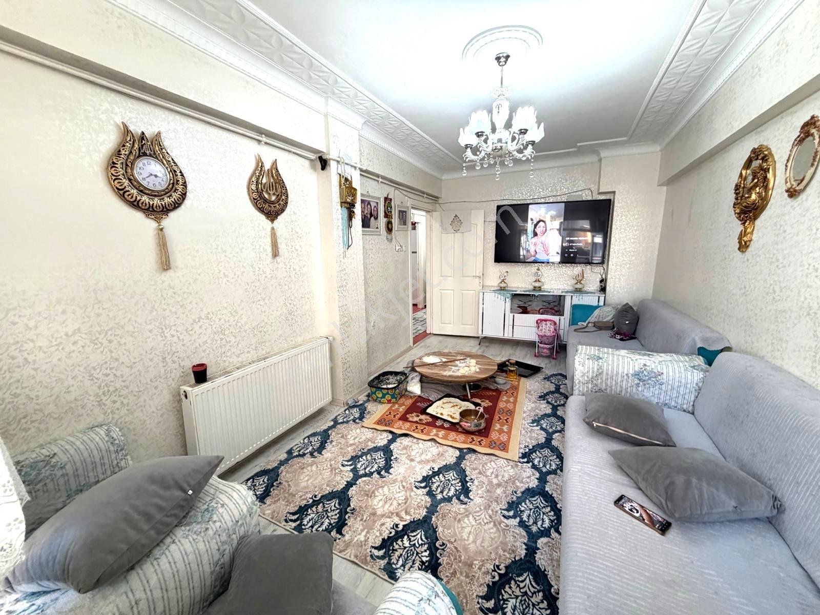 Tevfikbey'de 3 Katlı Binada 2+1 90m2 Masrafsız 1.kat Esra Emlak — fotoğraf 3
