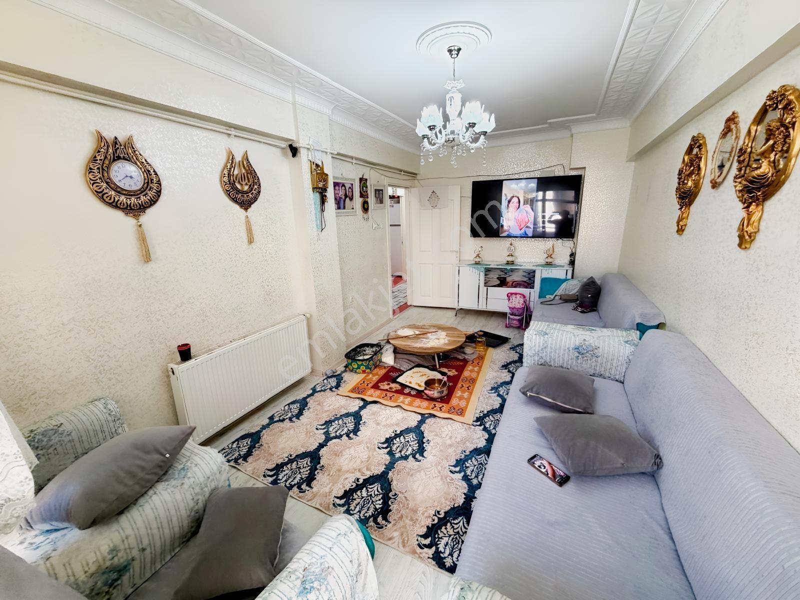 Tevfikbey'de 3 Katlı Binada 2+1 90m2 Masrafsız 1.kat Esra Emlak — fotoğraf 5