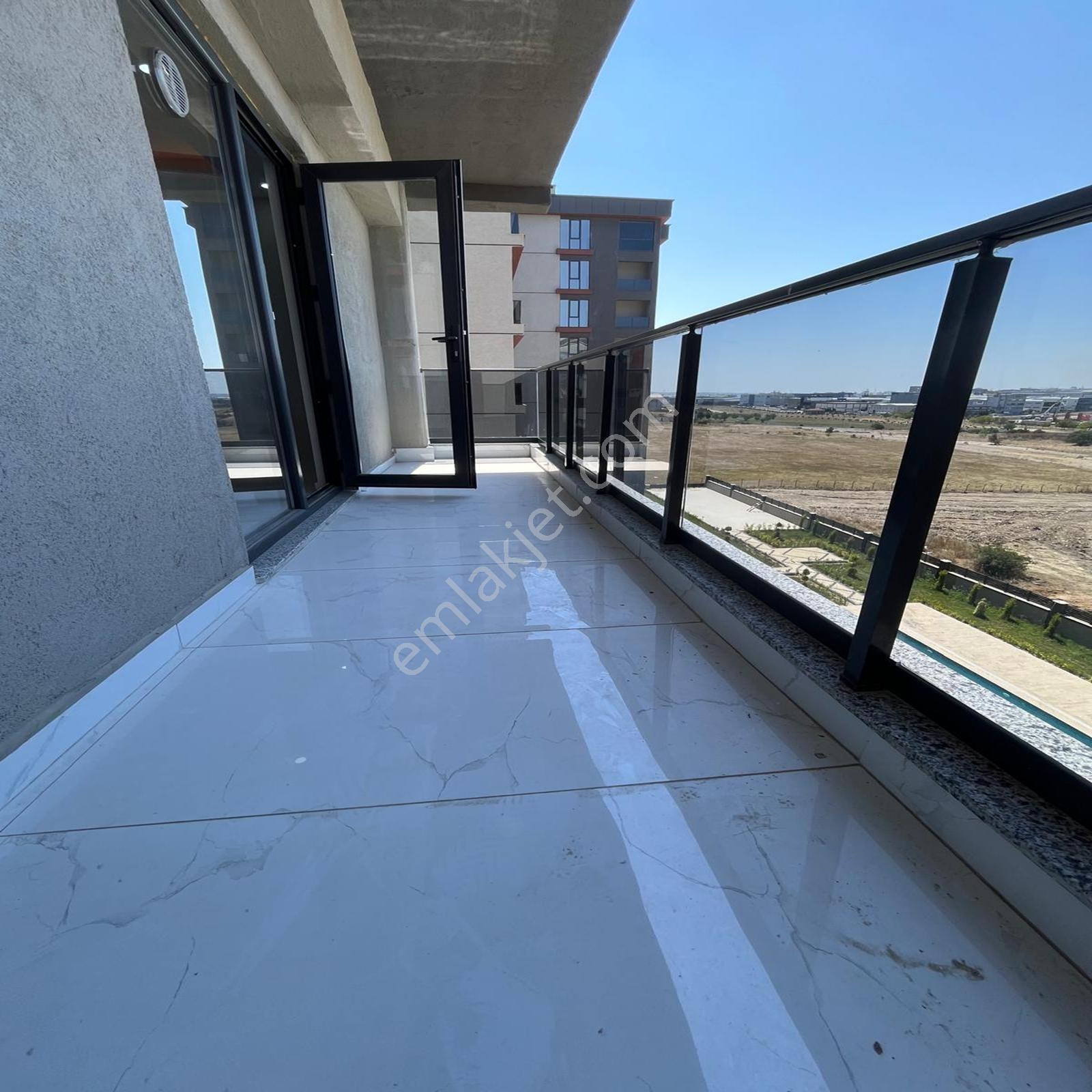 Yuvakuran'dan Center Avm Bölgesinde Lüx Havuzlu Site İçinde 1+1 — fotoğraf 7