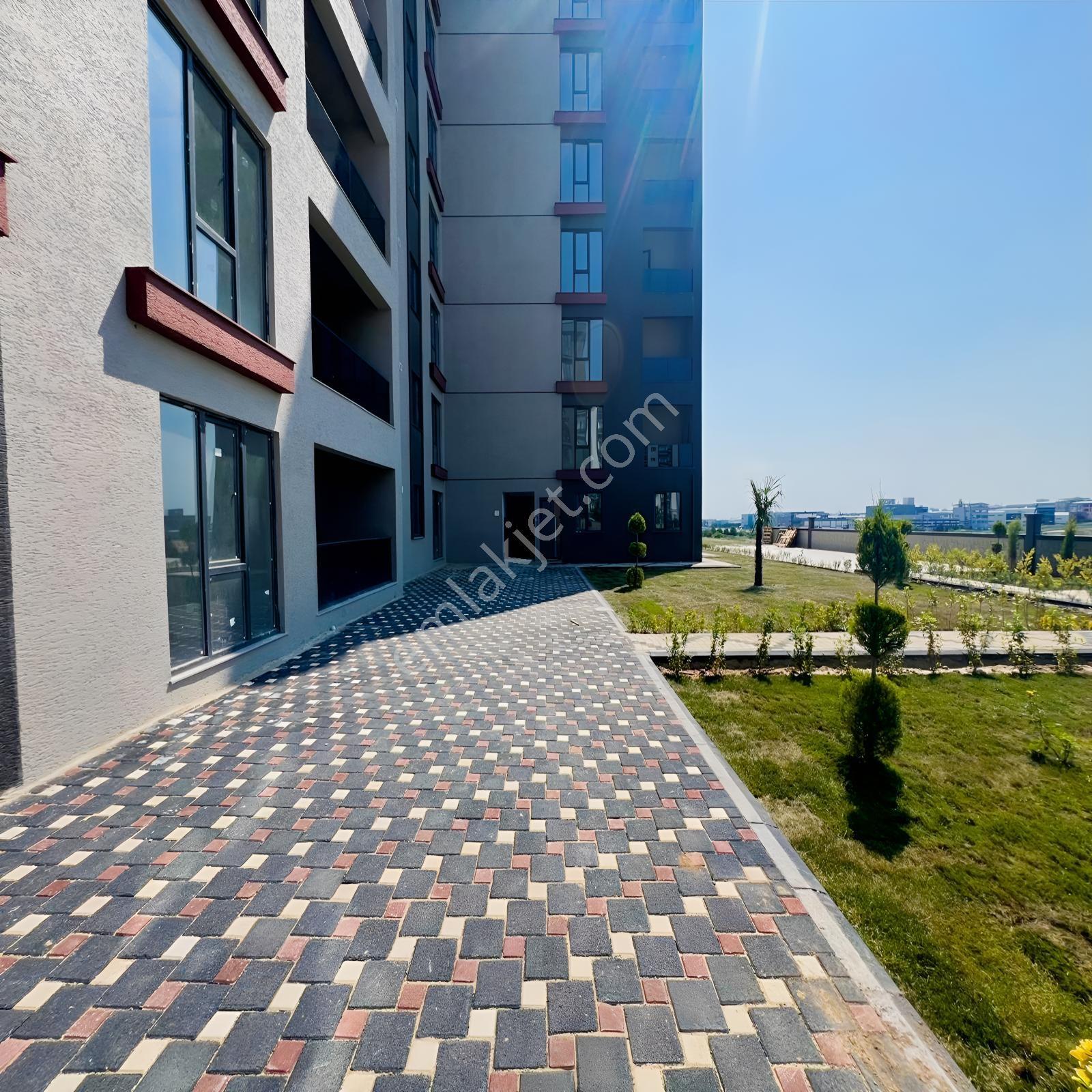 Yuvakuran'dan Center Avm Bölgesinde Lüx Havuzlu Site İçinde 1+1 — fotoğraf 11