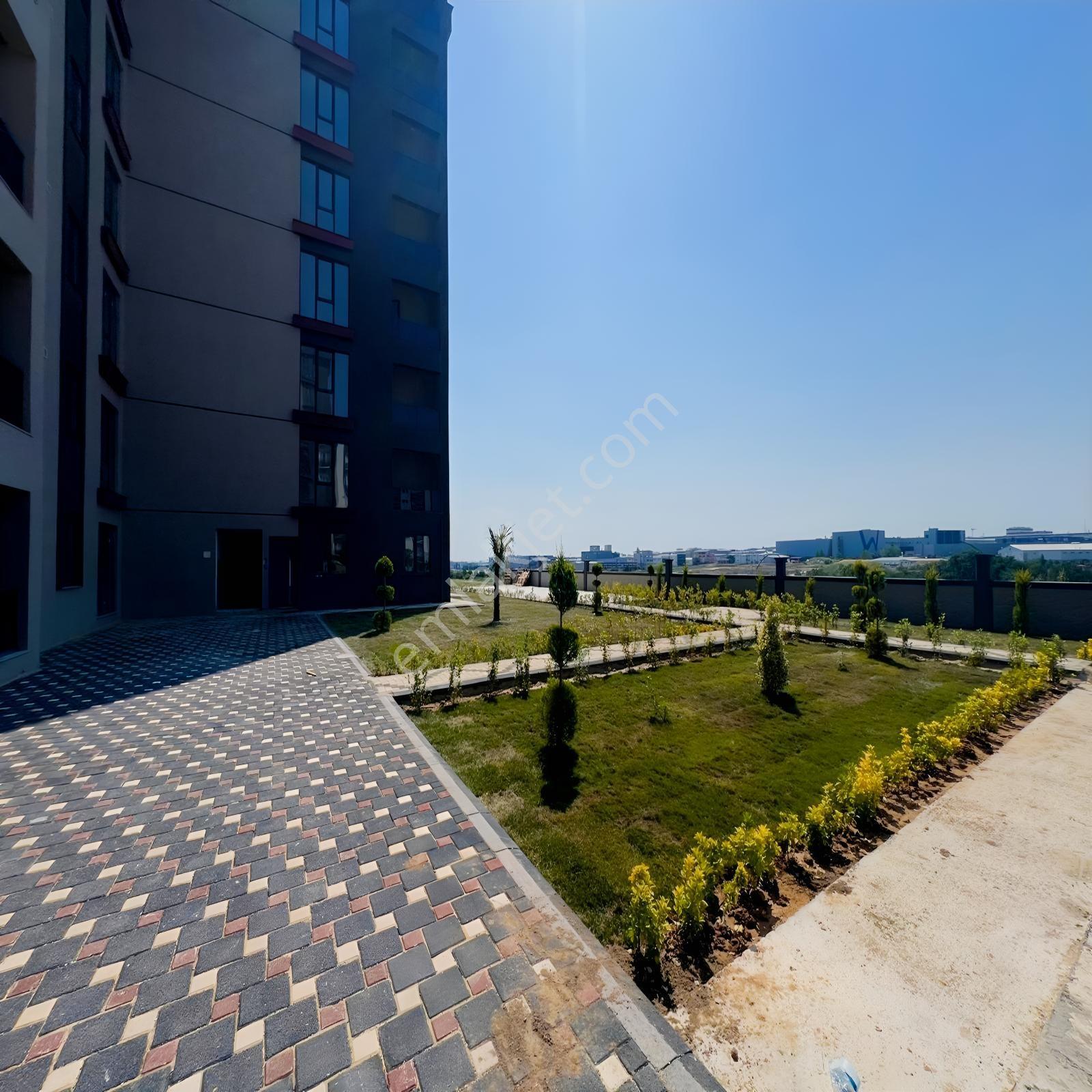 Yuvakuran'dan Center Avm Bölgesinde Lüx Havuzlu Site İçinde 1+1 — fotoğraf 14