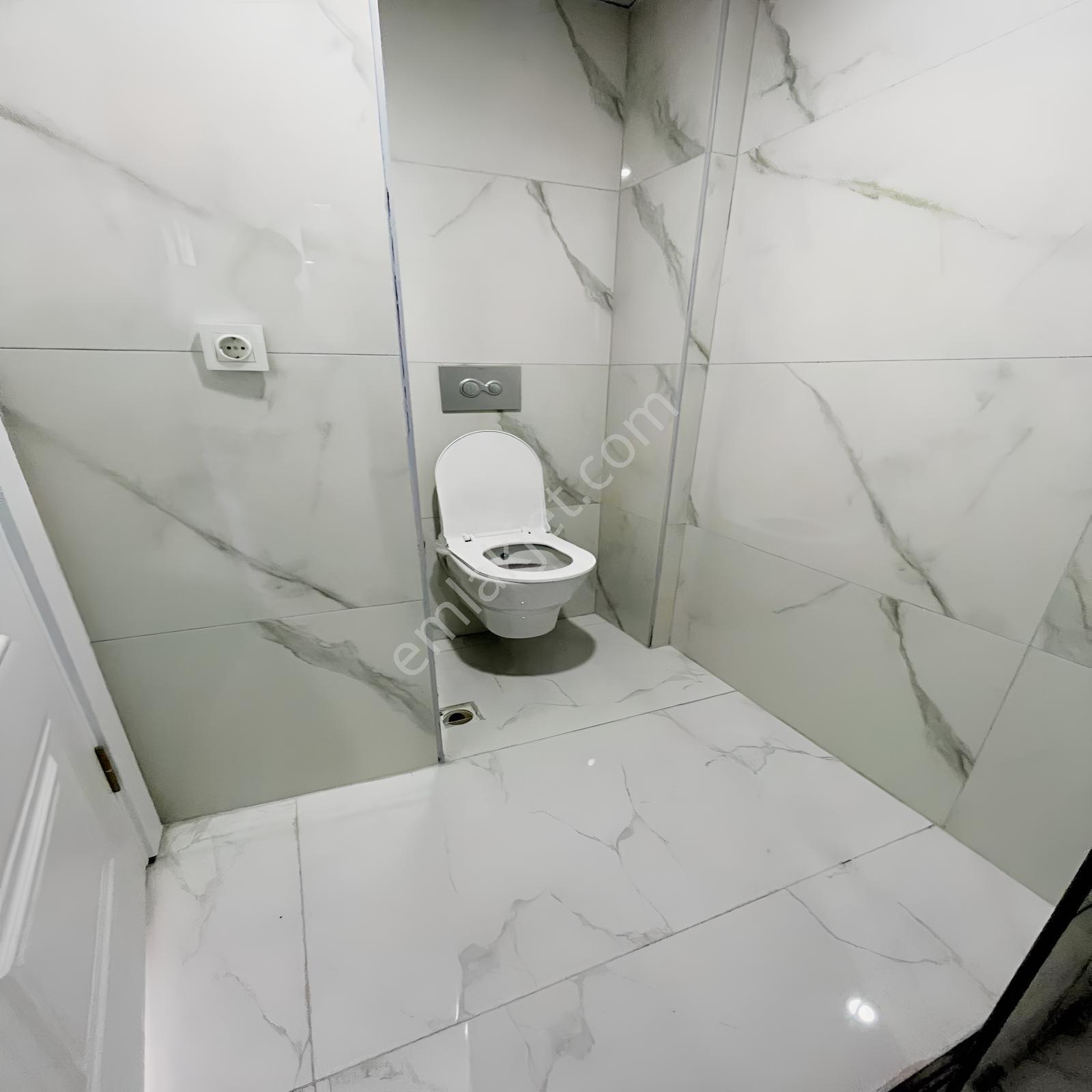 Yuvakuran'dan Center Avm Bölgesinde Lüx Havuzlu Site İçinde 1+1 — fotoğraf 16