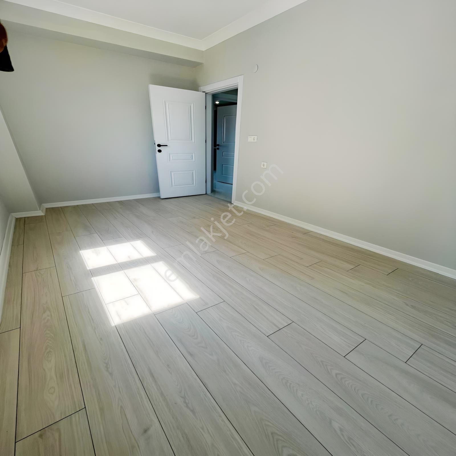 Yuvakuran'dan Center Avm Bölgesinde Lüx Havuzlu Site İçinde 1+1 — fotoğraf 19