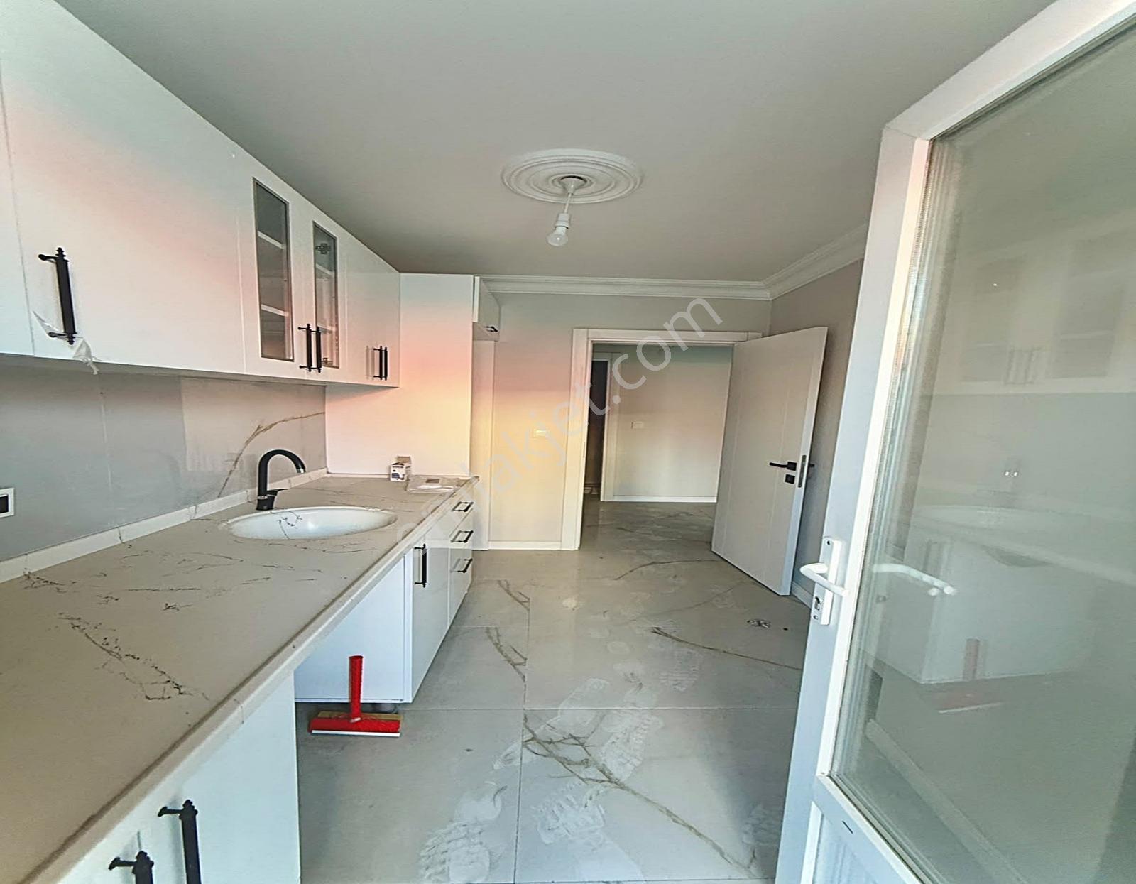 Beylikdüzü Arena'dan Yeşilkent Mahallesinde 2+1 Satılık Daire — fotoğraf 6