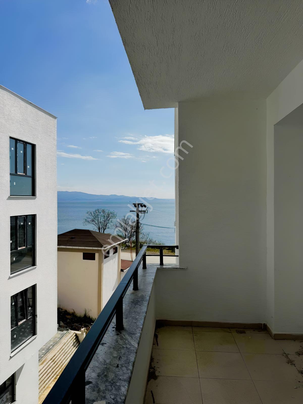 Armutlu'nun En Güzel Mevkiisinde Denize Çok Yakın Daire — fotoğraf 24