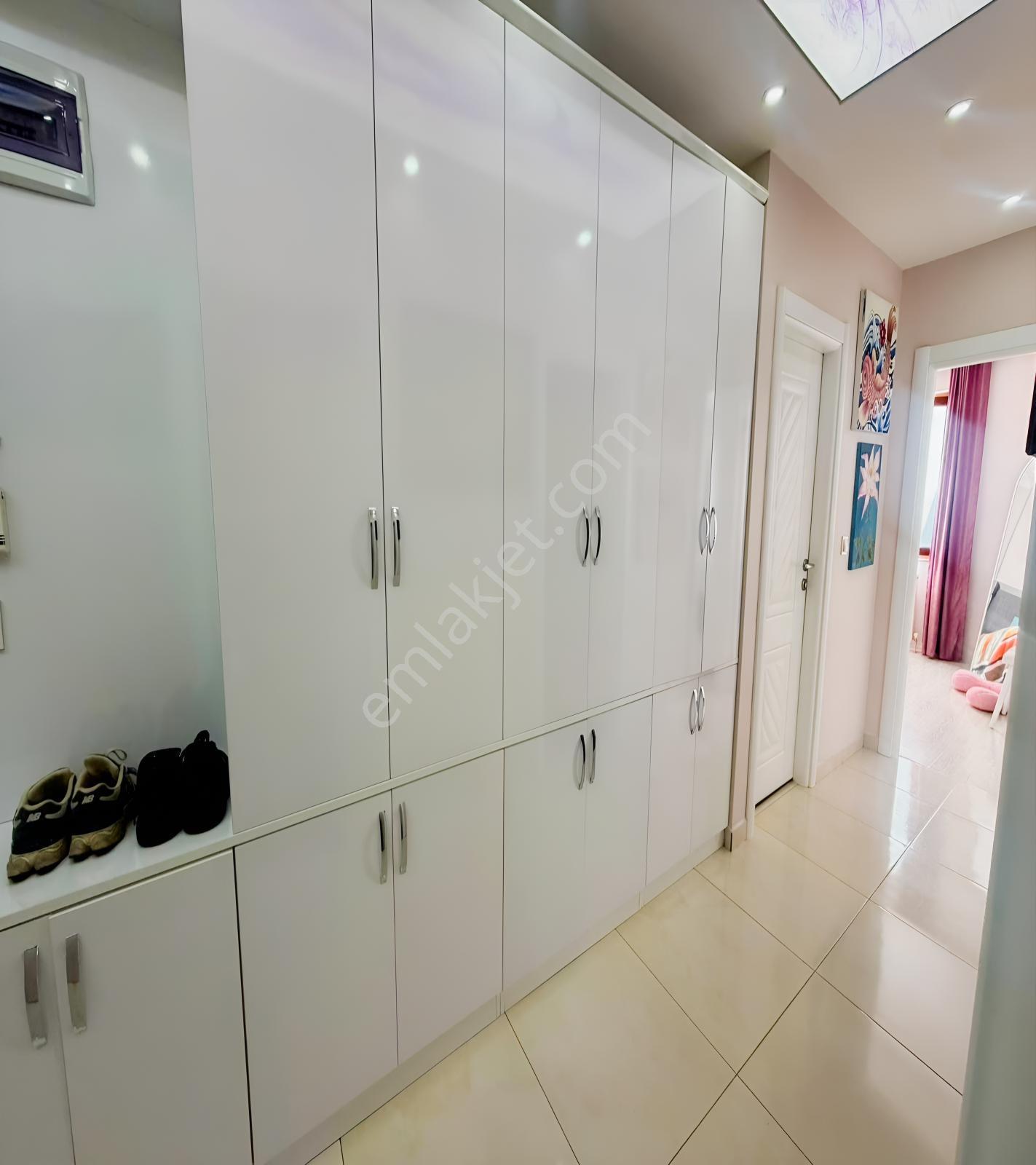 Yeşilovada Cennet Metrobüse 5 Dakika Mesafede Çok Geniş 3+1 — fotoğraf 24
