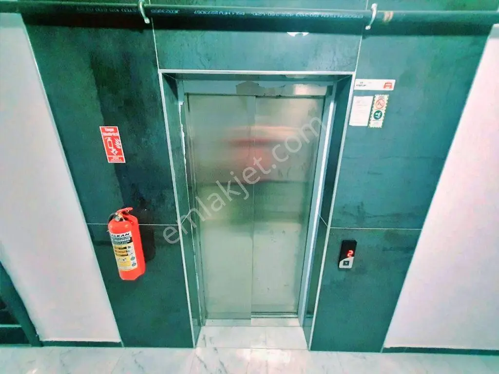 Uytundan Akçay'da Doğalgazlı Kapalı Otoparklı Arakat 2+1 Daire — fotoğraf 11