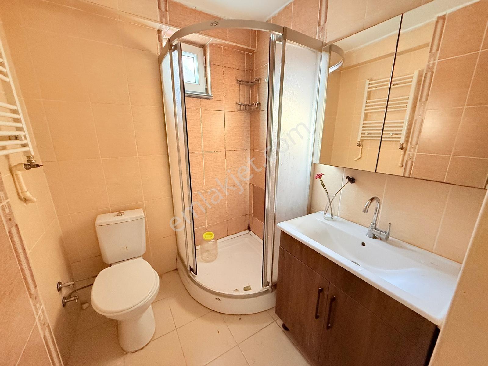 Arzu Emlaktan Gazi Mah Satılık Balkonlu 2+1 Arakat Daire — fotoğraf 24