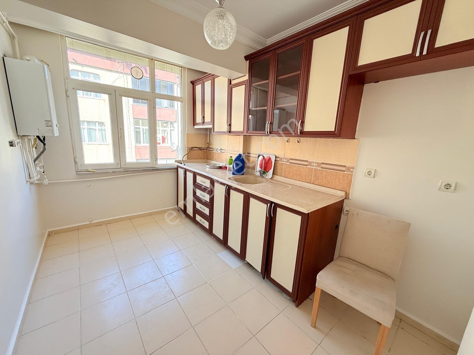 Arzu Emlaktan Gazi Mah Satılık Balkonlu 2+1 Arakat Daire — fotoğraf 48