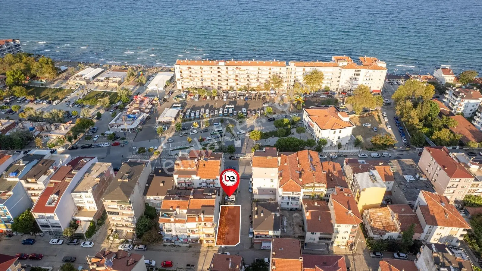 Kumbağ Pazar Sokağında Satılık Köşe Bitişik Nizam İmarlı Arsa — fotoğraf 4