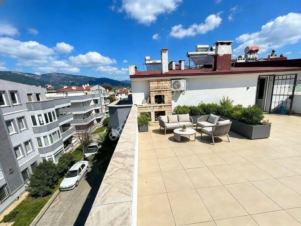 Uytundan Akçay-gürearası Cemiltemelde Siteiçi 5+1 Dubleks — fotoğraf 2