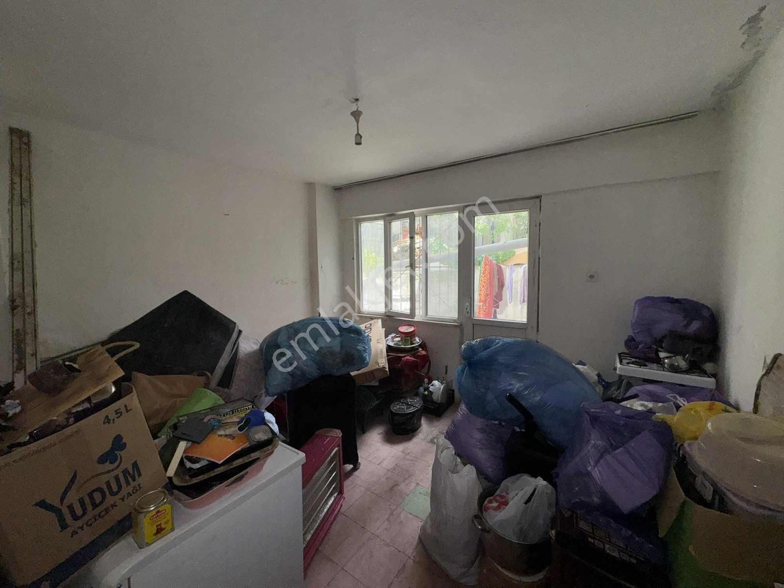 Bağlarbaşı'nda Meydana Yakın Bodrum Kat 1+1 Daire — fotoğraf 9