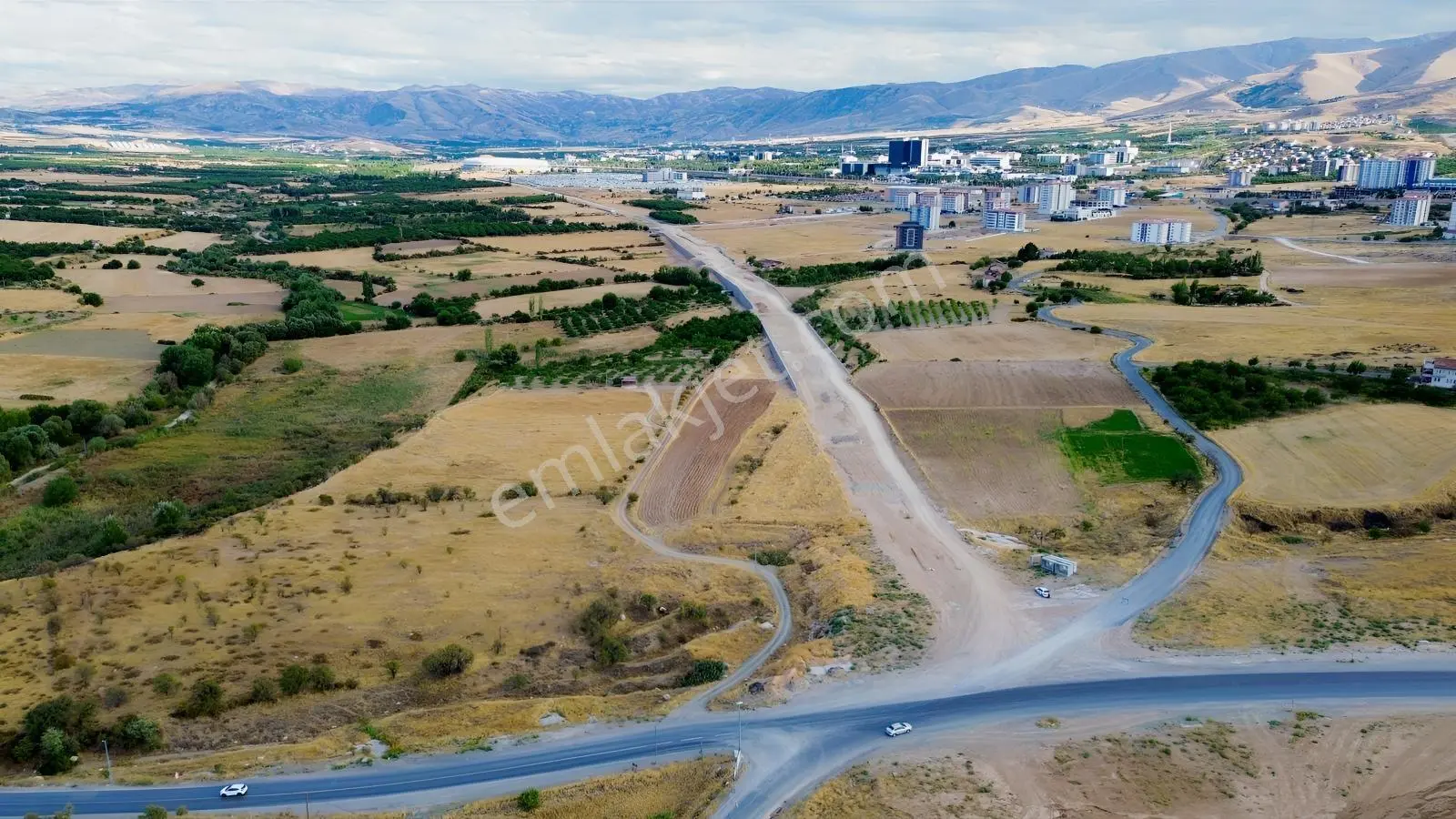 Özgür'den Bulgurlu'da Anayola Yakın Satılık 1.300 M² İmarlı Arsa — fotoğraf 11