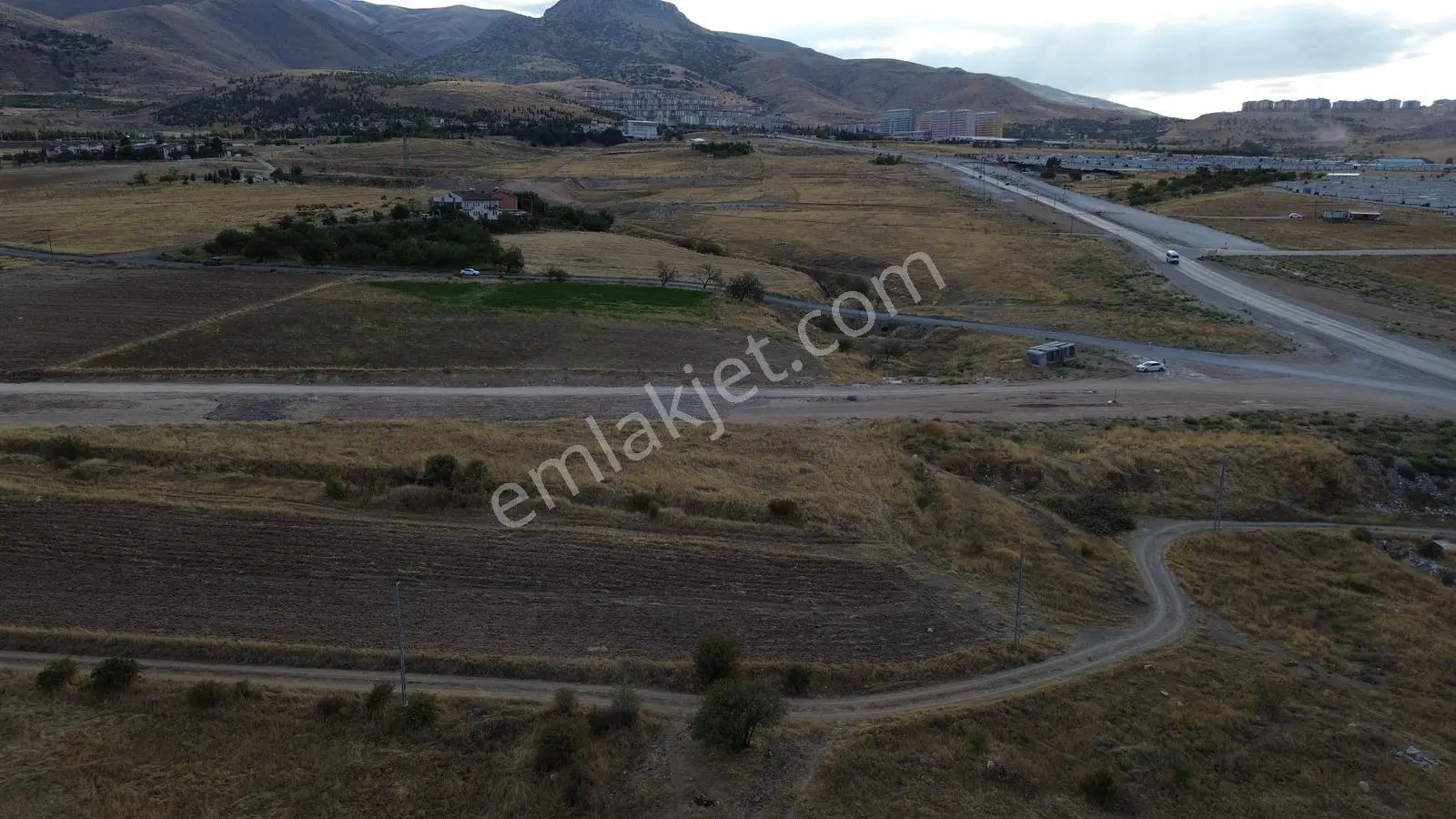 Özgür'den Bulgurlu'da Anayola Yakın Satılık 1.300 M² İmarlı Arsa — fotoğraf 14