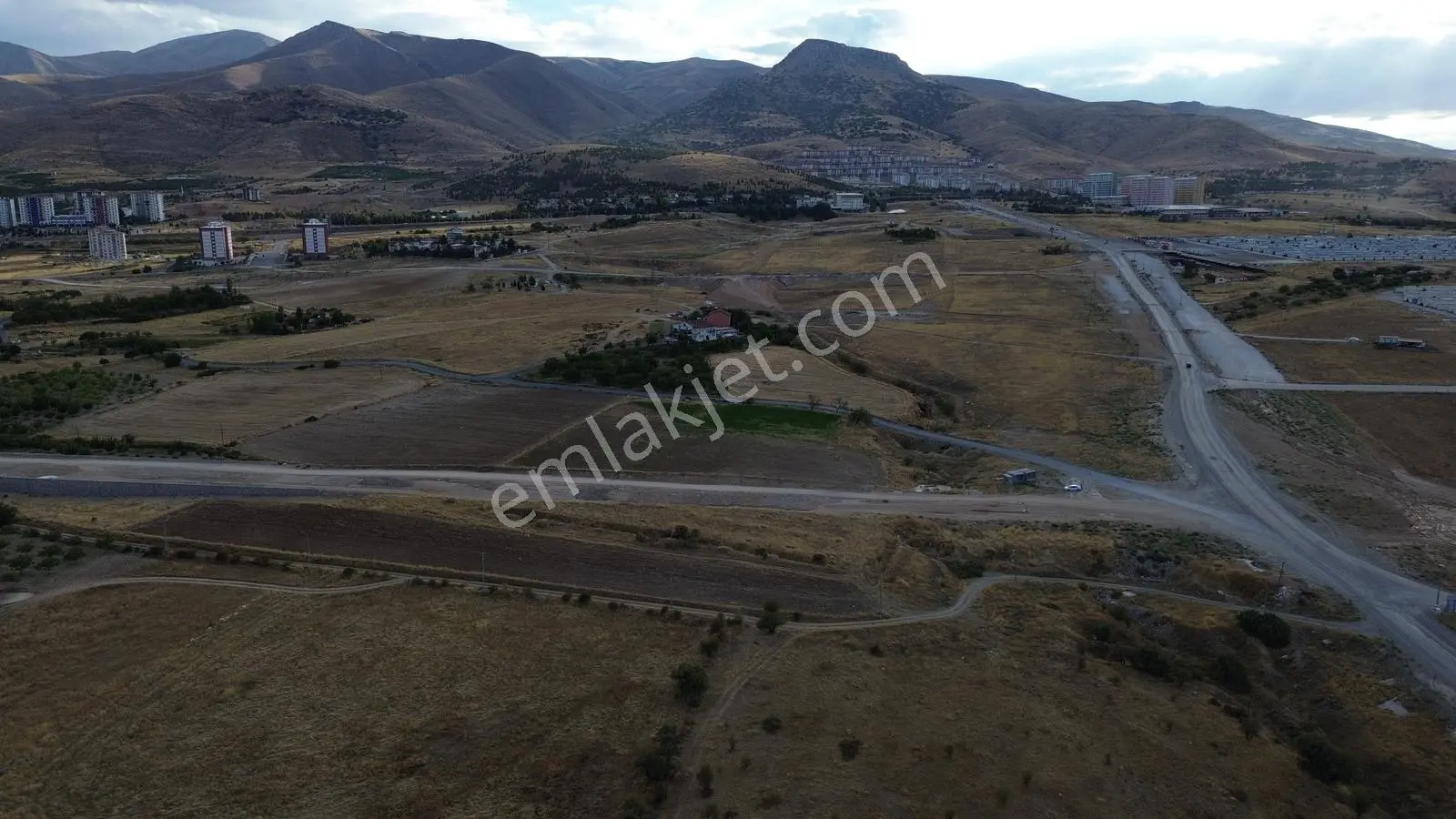 Özgür'den Bulgurlu'da Anayola Yakın Satılık 1.300 M² İmarlı Arsa — fotoğraf 16