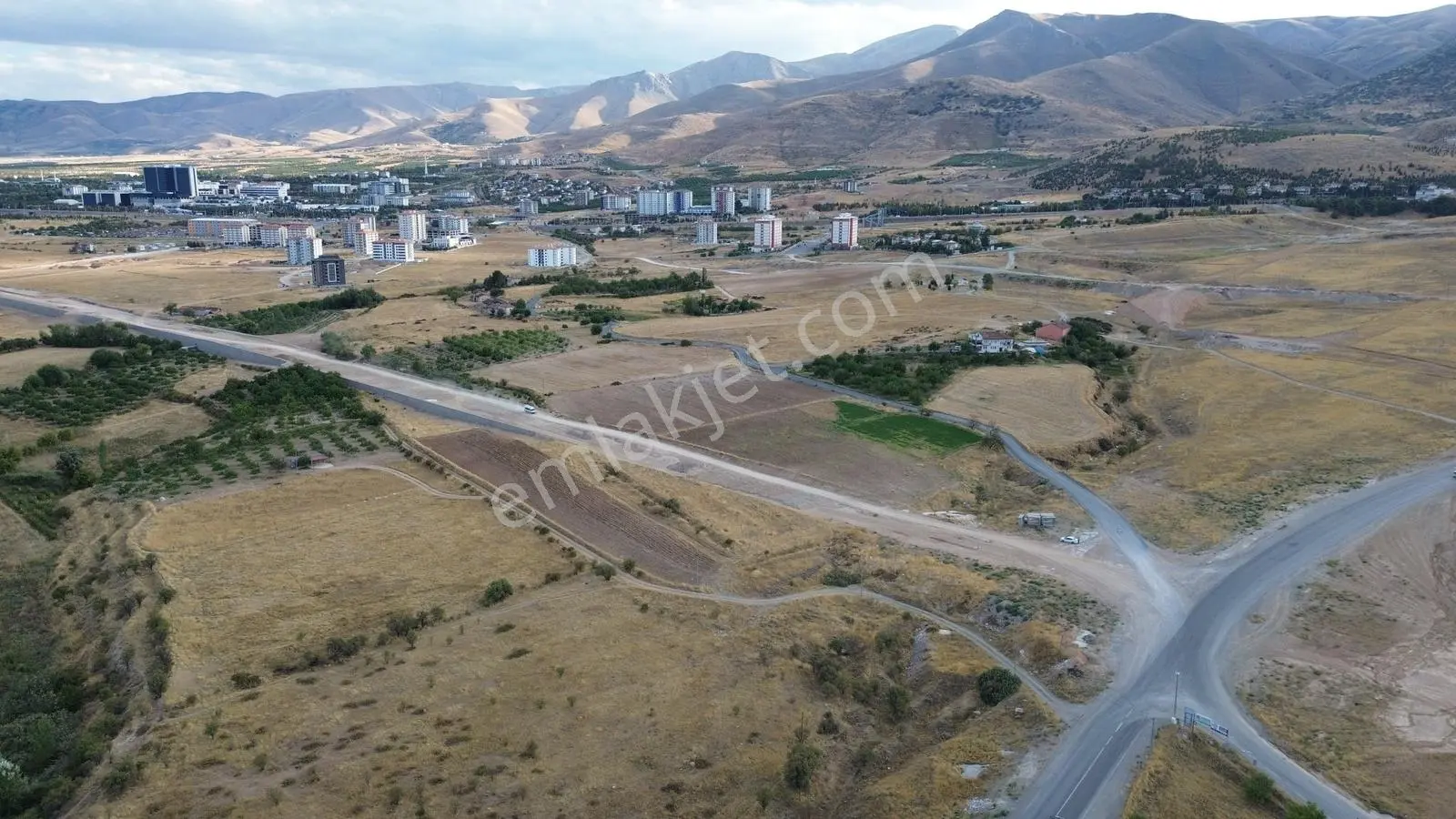 Özgür'den Bulgurlu'da Anayola Yakın Satılık 1.300 M² İmarlı Arsa — fotoğraf 18