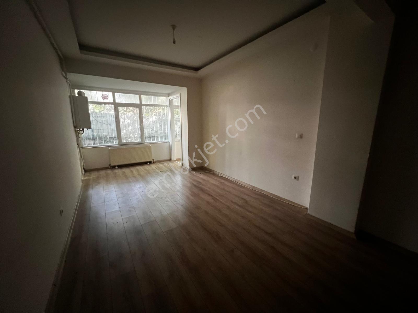 Oben'den Şenesenevler Kocayol Caddesi Üzerinde 2+1 Net 75 M² — fotoğraf 4
