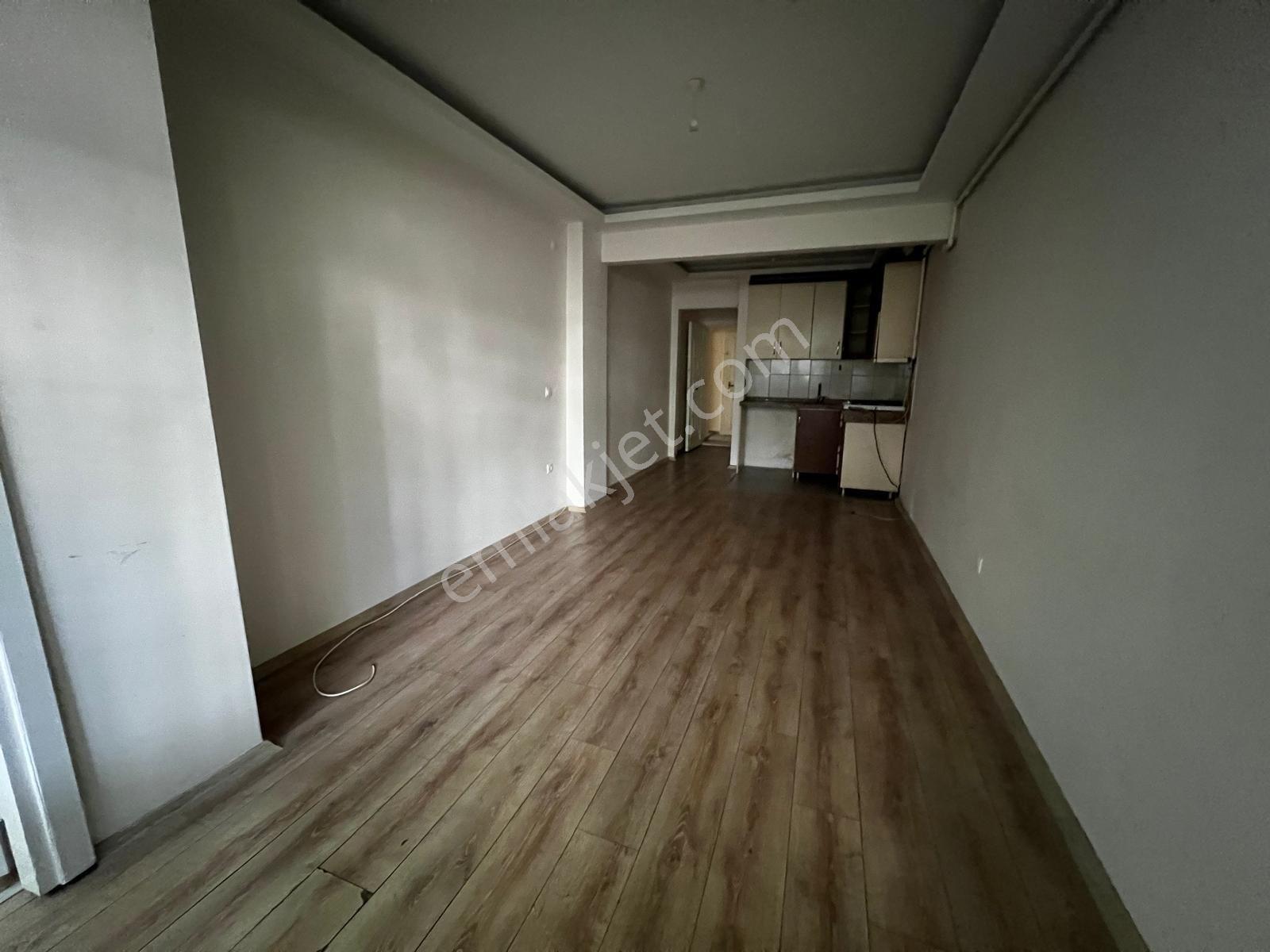 Oben'den Şenesenevler Kocayol Caddesi Üzerinde 2+1 Net 75 M² — fotoğraf 6