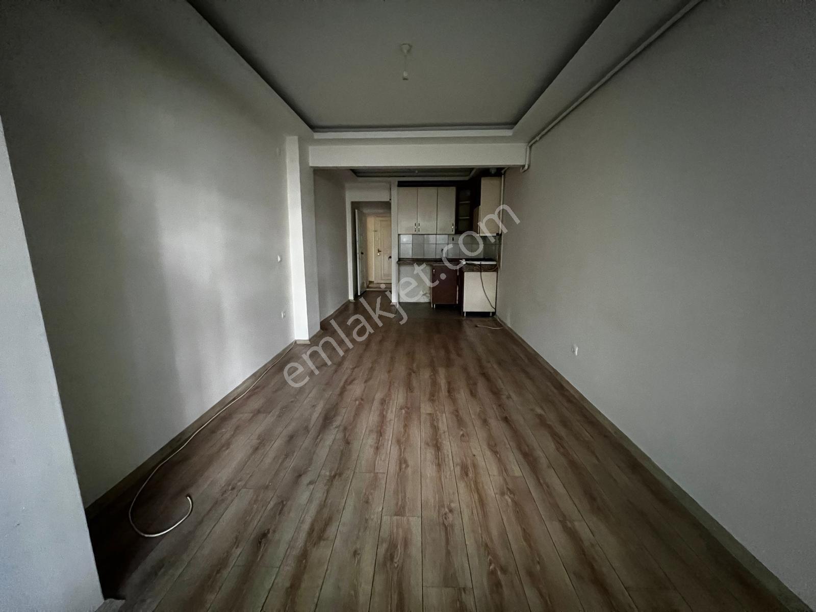 Oben'den Şenesenevler Kocayol Caddesi Üzerinde 2+1 Net 75 M² — fotoğraf 7