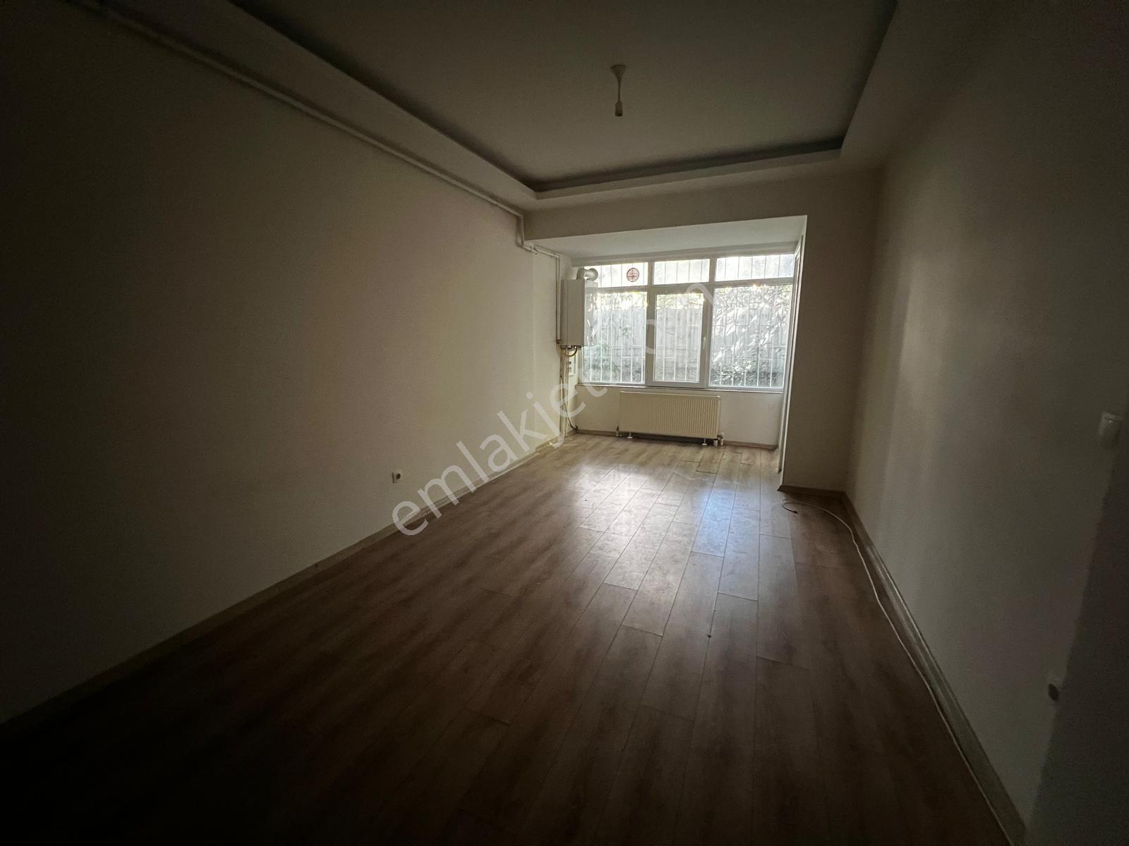 Oben'den Şenesenevler Kocayol Caddesi Üzerinde 2+1 Net 75 M² — fotoğraf 8
