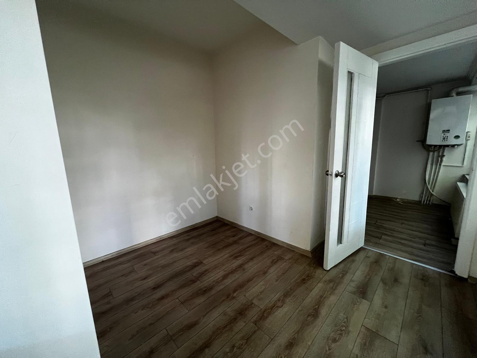 Oben'den Şenesenevler Kocayol Caddesi Üzerinde 2+1 Net 75 M² — fotoğraf 11