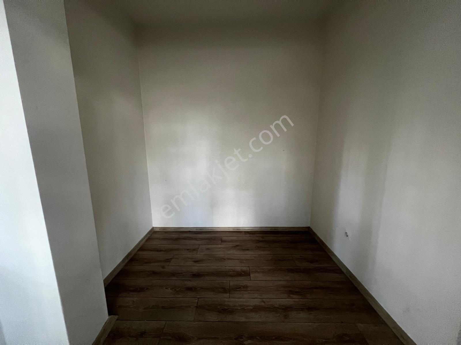 Oben'den Şenesenevler Kocayol Caddesi Üzerinde 2+1 Net 75 M² — fotoğraf 13