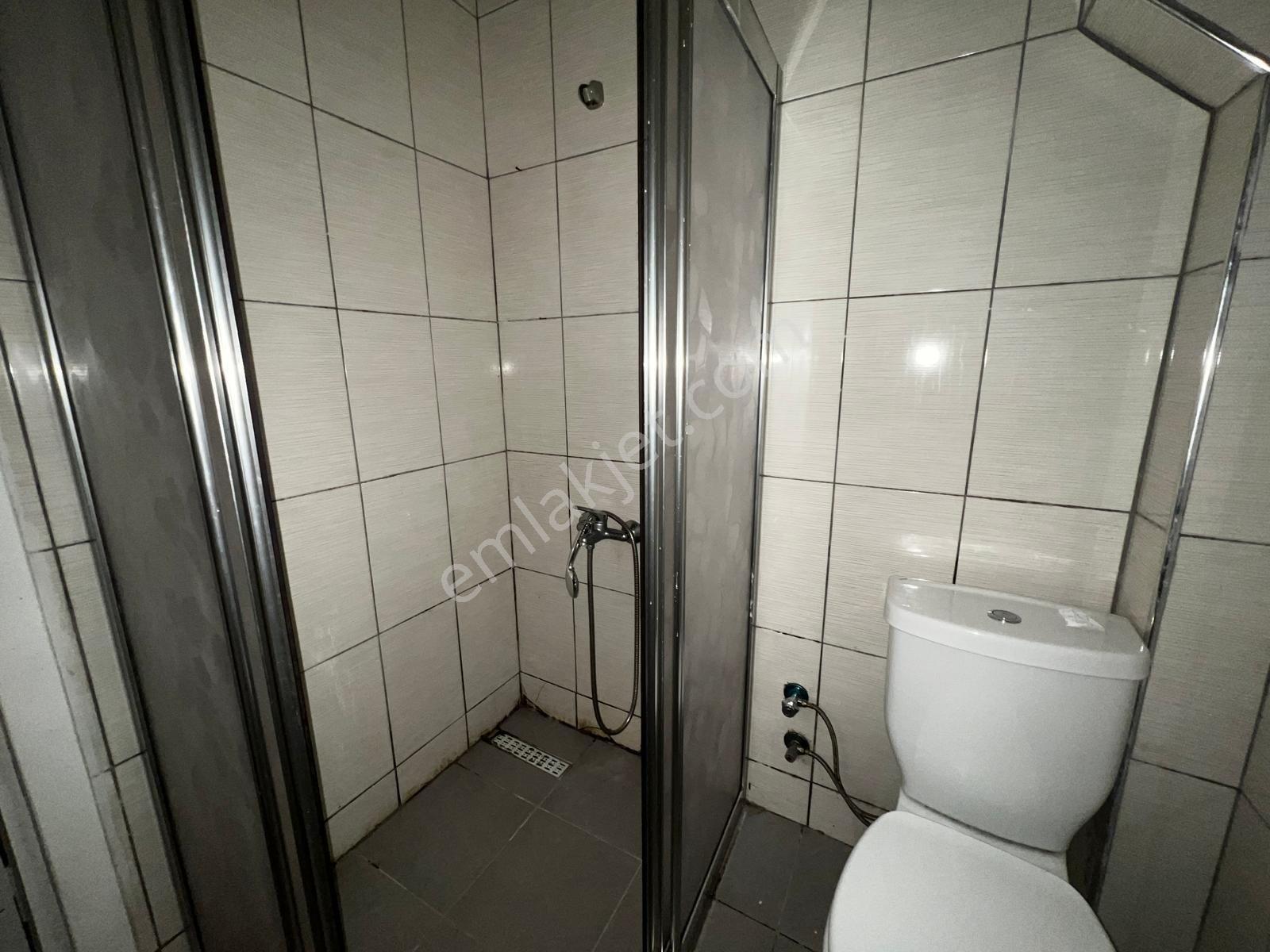 Oben'den Şenesenevler Kocayol Caddesi Üzerinde 2+1 Net 75 M² — fotoğraf 15