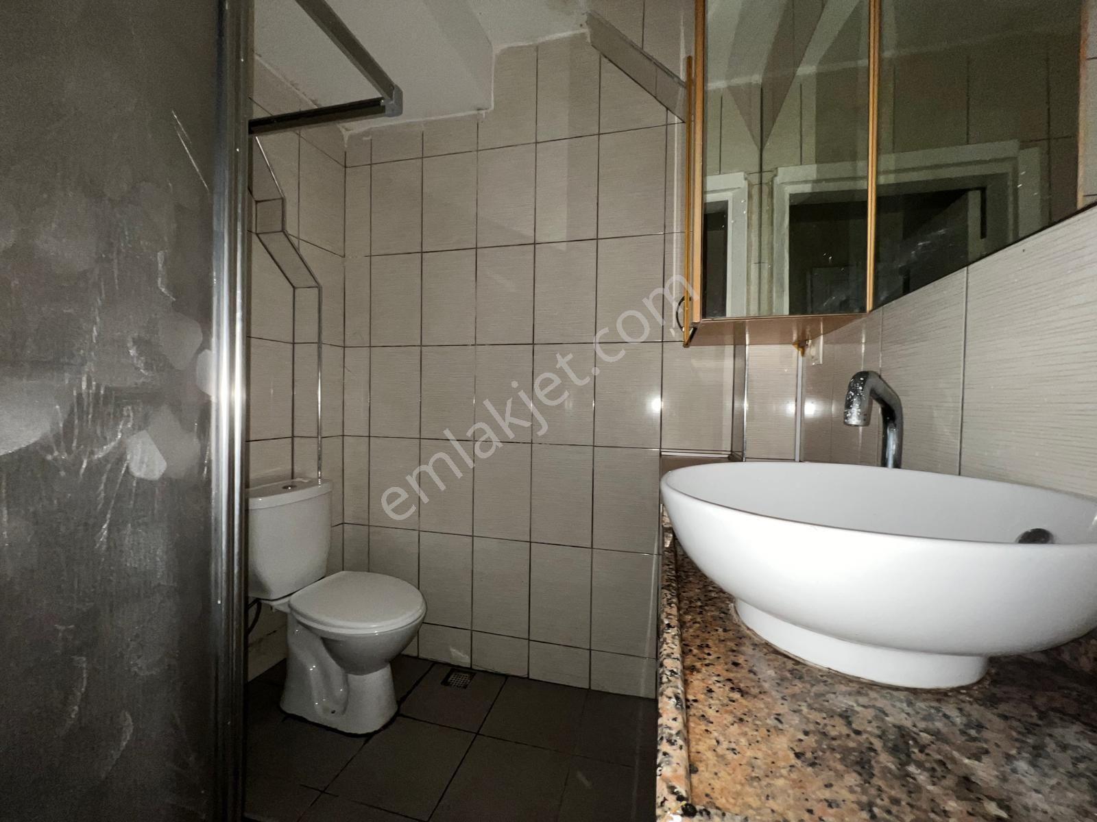 Oben'den Şenesenevler Kocayol Caddesi Üzerinde 2+1 Net 75 M² — fotoğraf 16