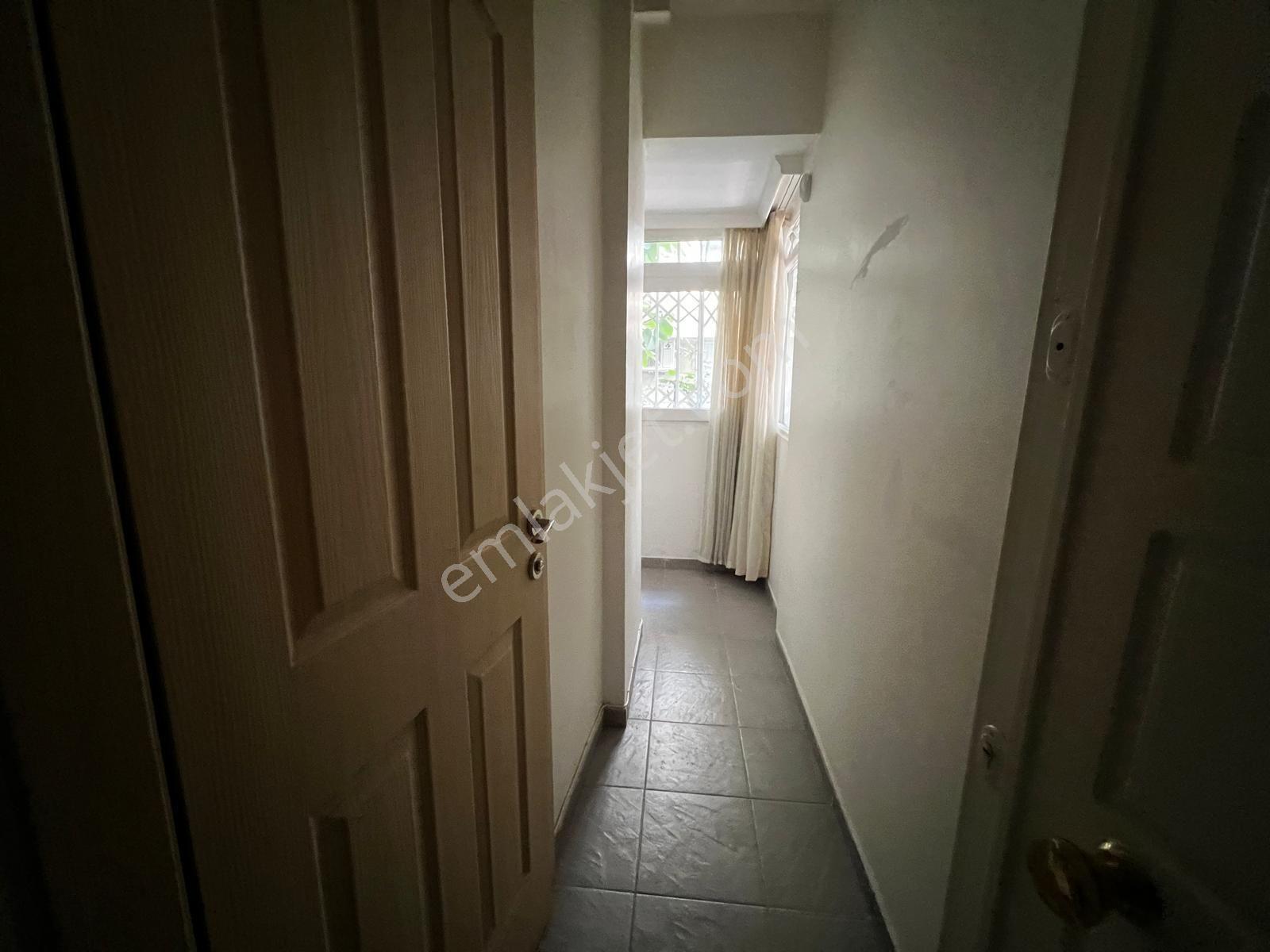 Oben'den Şenesenevler Kocayol Caddesi Üzerinde 2+1 Net 75 M² — fotoğraf 17
