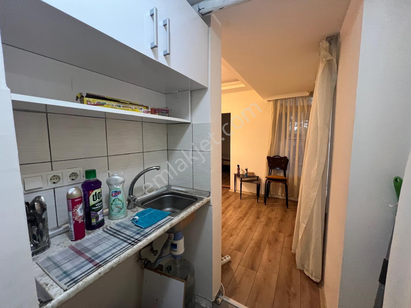 Oben'den Şenesenevler Kocayol Caddesi Üzerinde 2+1 Net 75 M² — fotoğraf 18