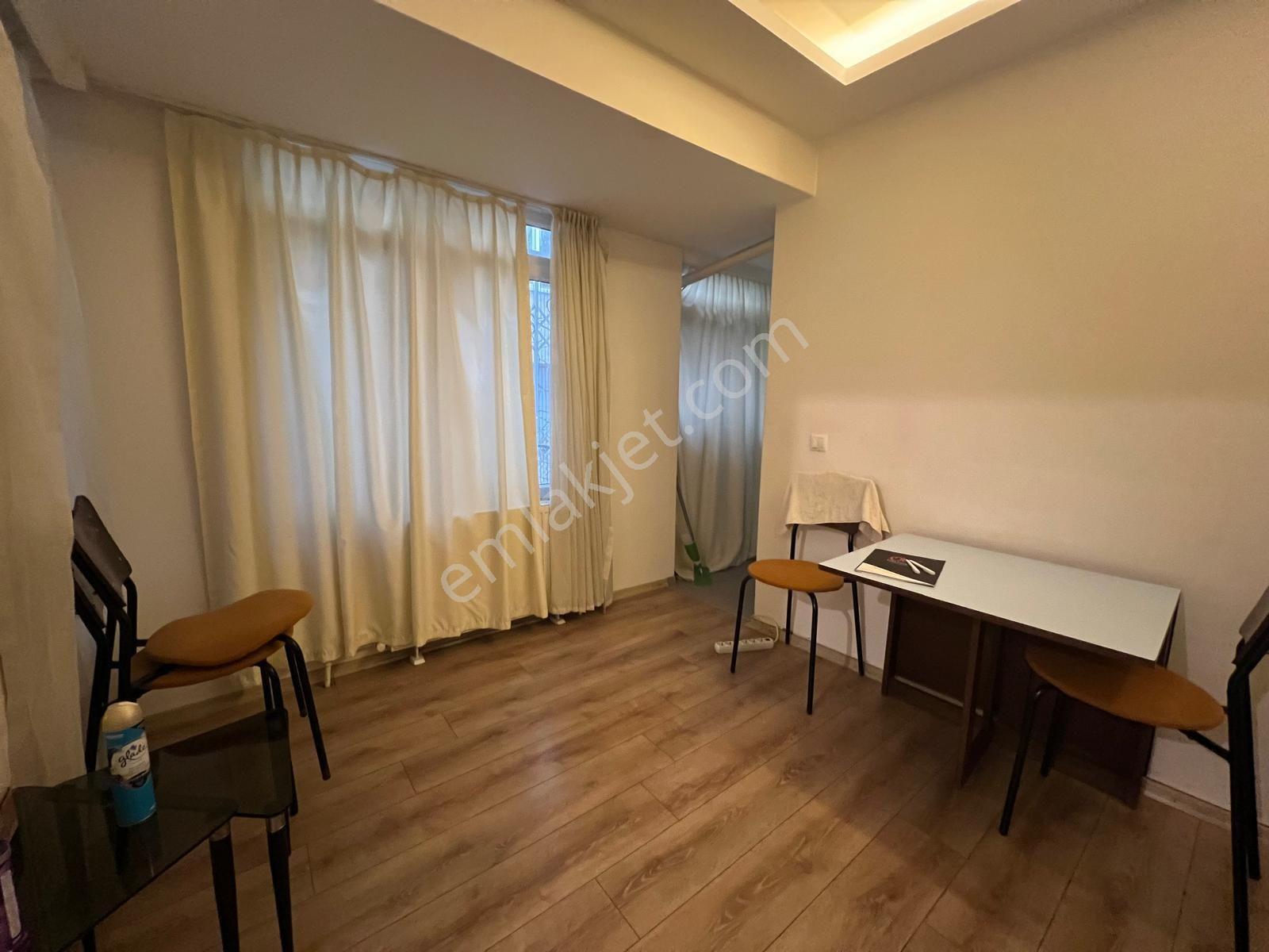 Oben'den Şenesenevler Kocayol Caddesi Üzerinde 2+1 Net 75 M² — fotoğraf 23