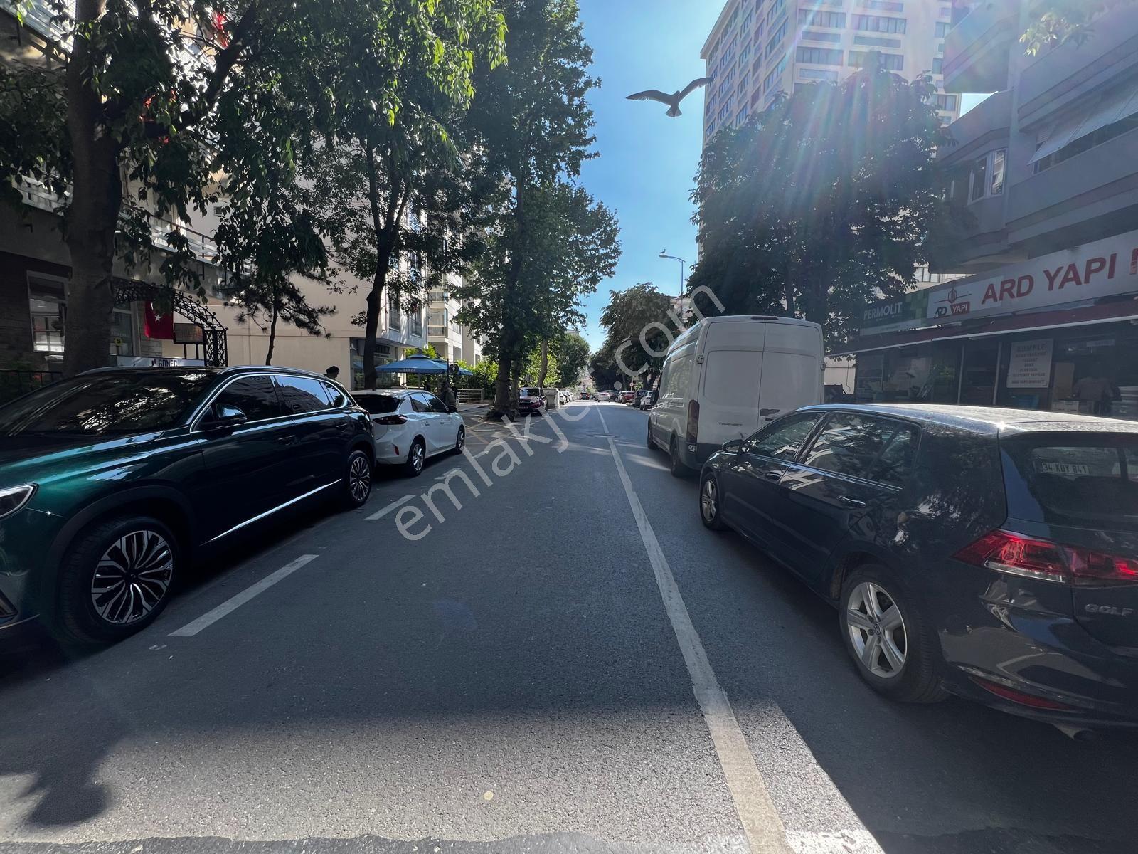 Oben'den Şenesenevler Kocayol Caddesi Üzerinde 2+1 Net 75 M² — fotoğraf 34