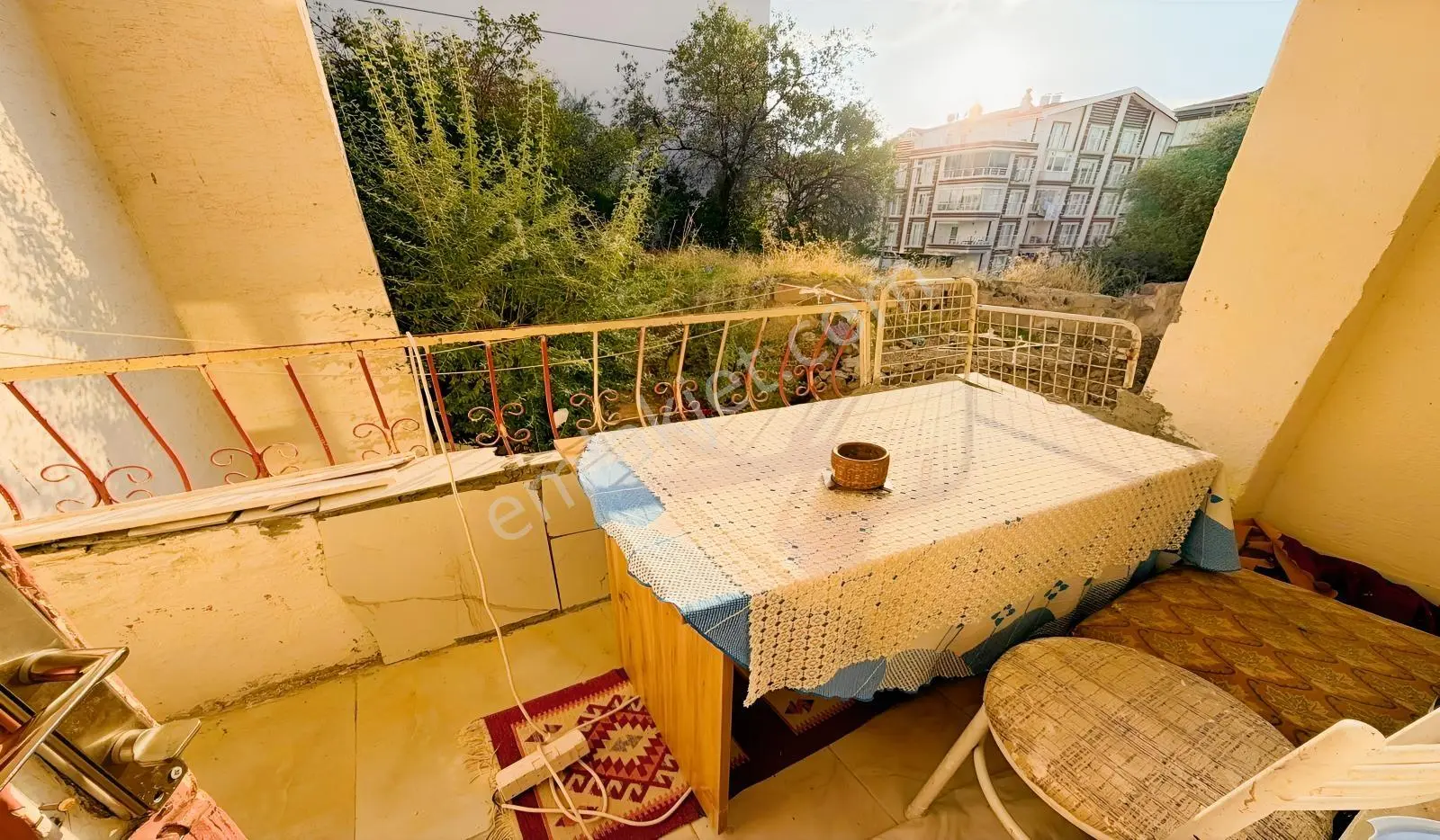 Ufuktepe Acil Cadde Üzeri Kat Konumunda Altında Daire Var — fotoğraf 5